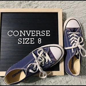 Navy blue low top converse